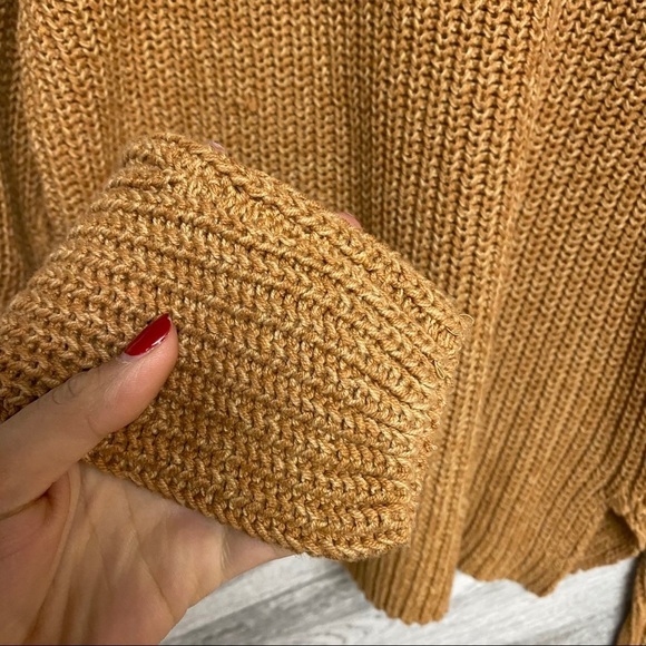 H&M | Tan Crew Neck Open Knit Sweater Small NWT - Picture 5 of 8